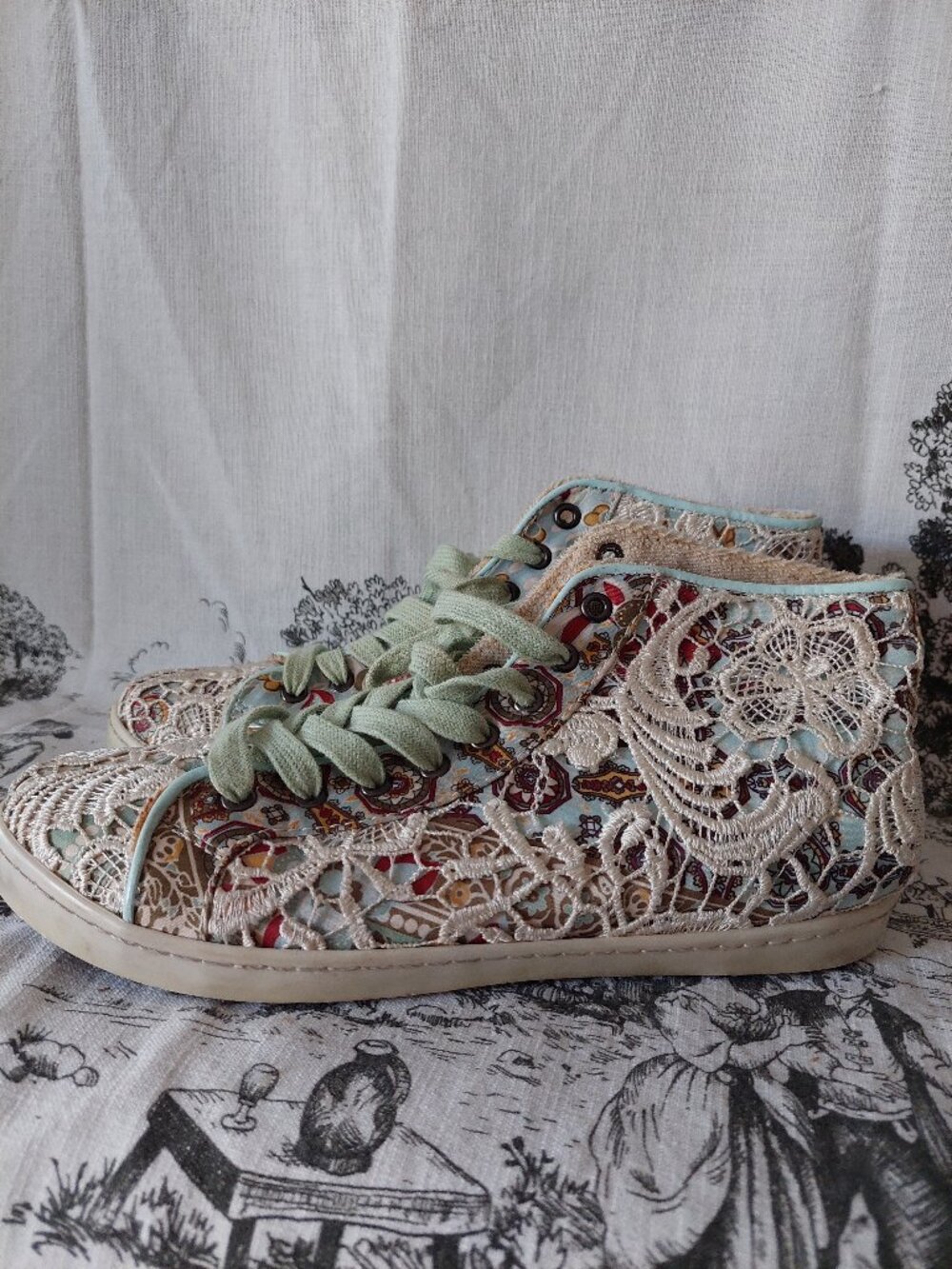 Colors Of California Women's 39 Crotchet Style Mid/High-top Sneakers